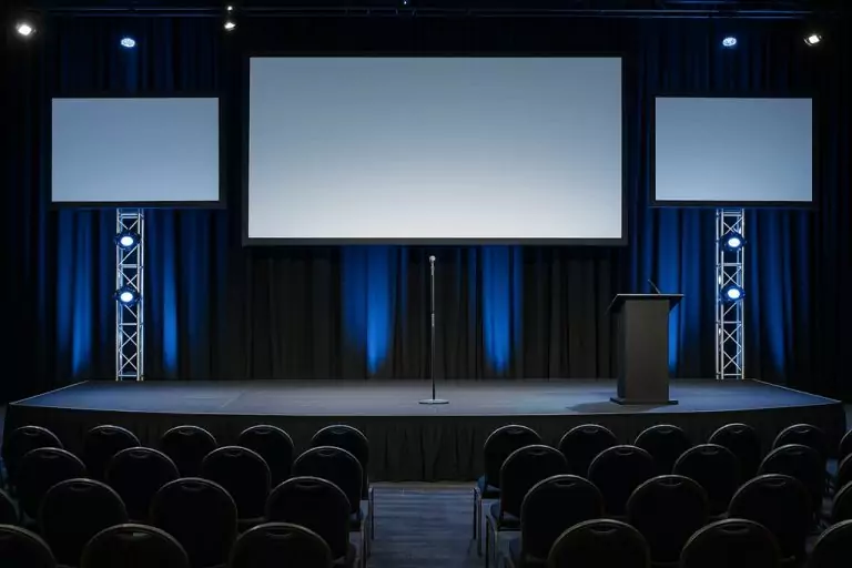 keynote buehne medium drei monitore